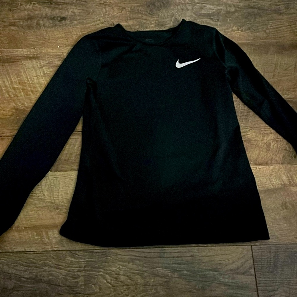 kids medium, nike, long sleeve